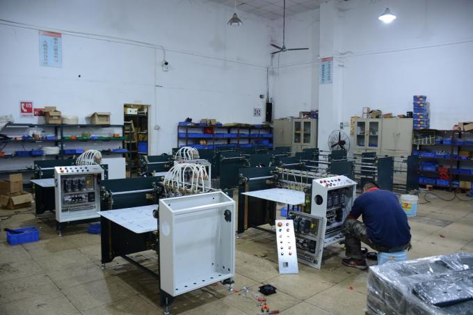 Automatic Positioning Gluing Machine / Automatic Rigid Box Making Machine 2