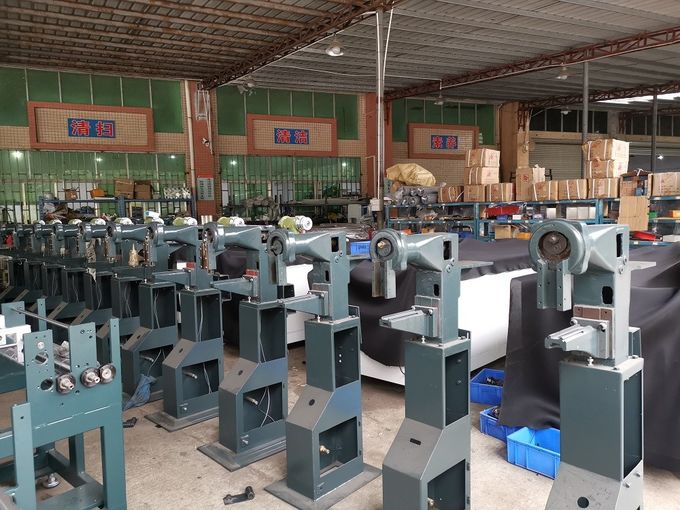 Manual Rigid Box Corner Pasting Machine 1