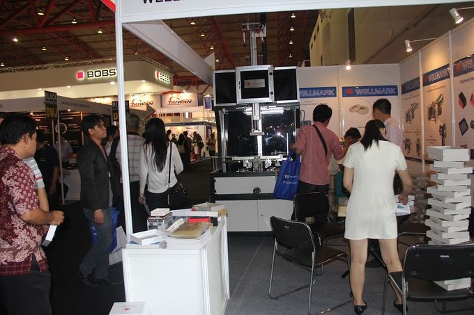 Desktop Gluing Machine 1